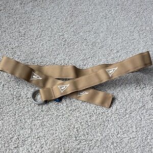 Vineyard Vines Tan D-Ring Webbing Belt with White Whale Logos